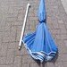 Sonnenschirm blau mit Ständer und Schutzhülle - Bild 2