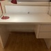 Weißer Schreibtisch mit 2 Schubladen  - Bild 1